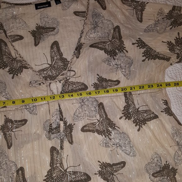 Avenue size 26/28 Butterfly Print Blouse - Picture 5 of 8